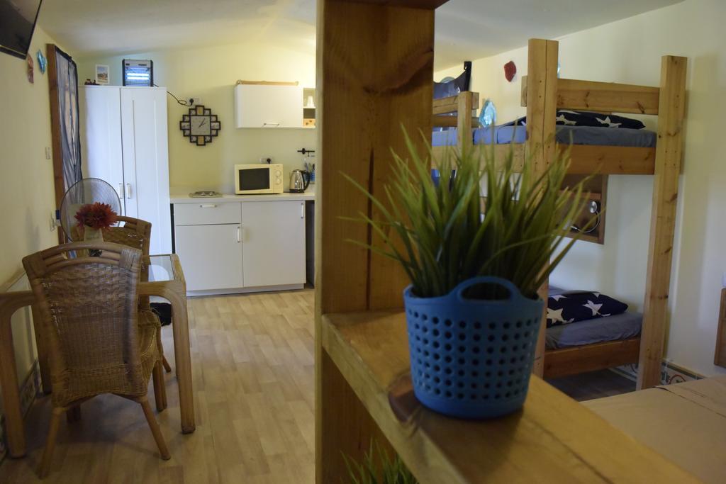 Dutch Farm Israel Bed & Breakfast Sede Zevi Exterior photo