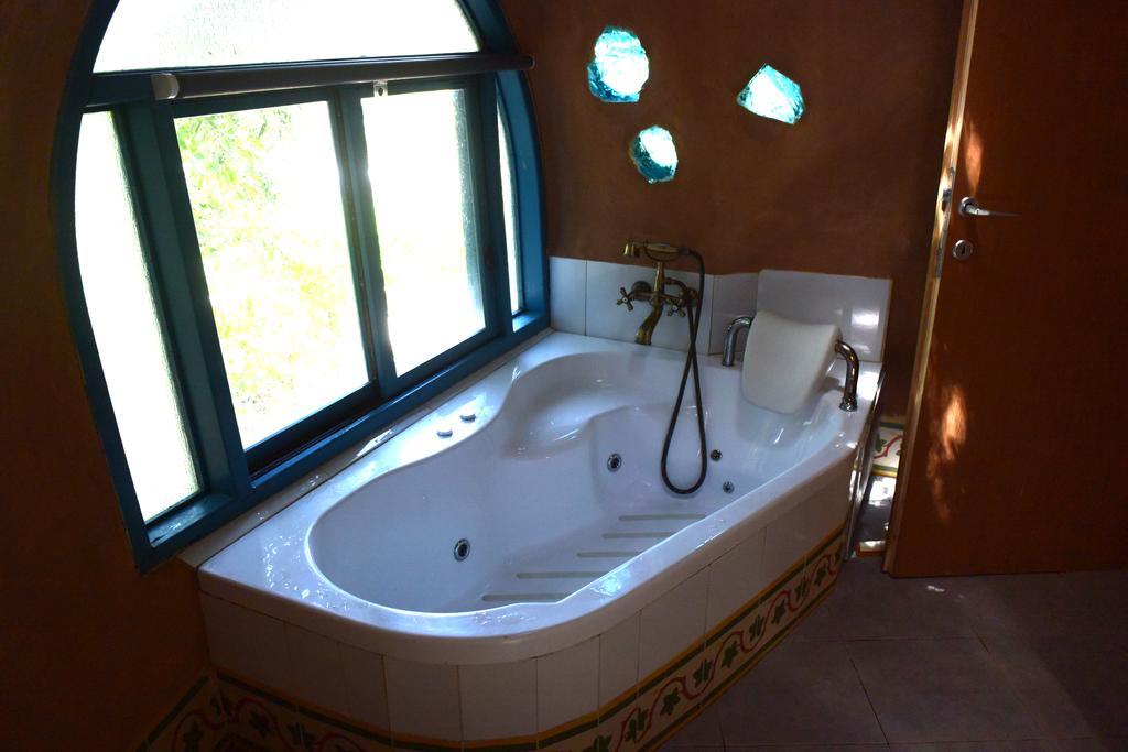 Dutch Farm Israel Bed & Breakfast Sede Zevi Exterior photo